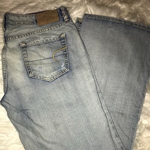 American Eagle light denim jeans